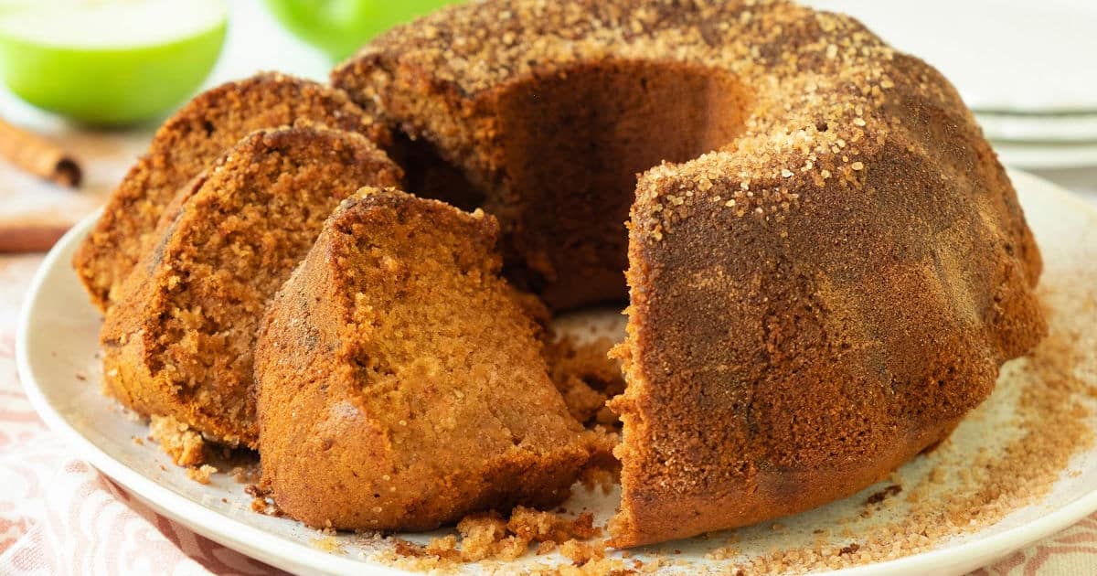 Grandmas Old-Fashion Apple Cider Bundt Cake